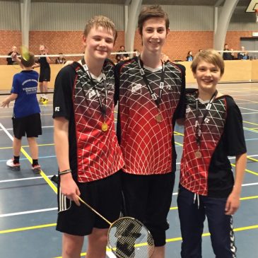 Skjold Badminton med nye trøjer
