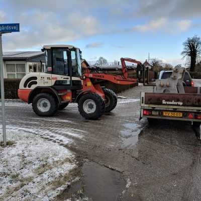 Her aflæsses en overfor Præstegården.